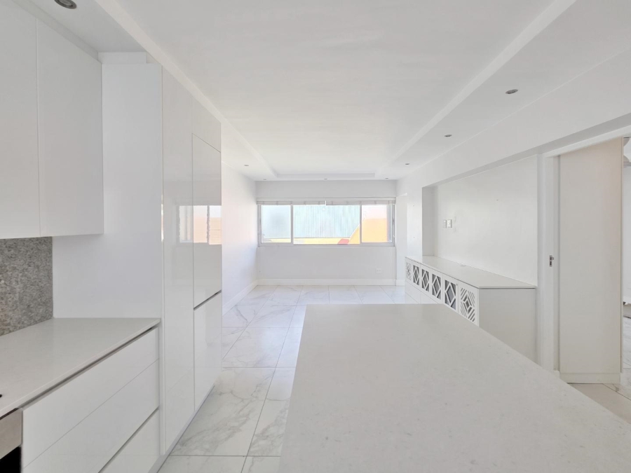 To Let 1 Bedroom Property for Rent in Sea Point Western Cape